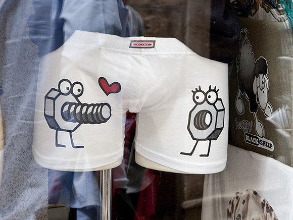 HOT PANTS