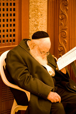 Heavy reading puts me to sleep